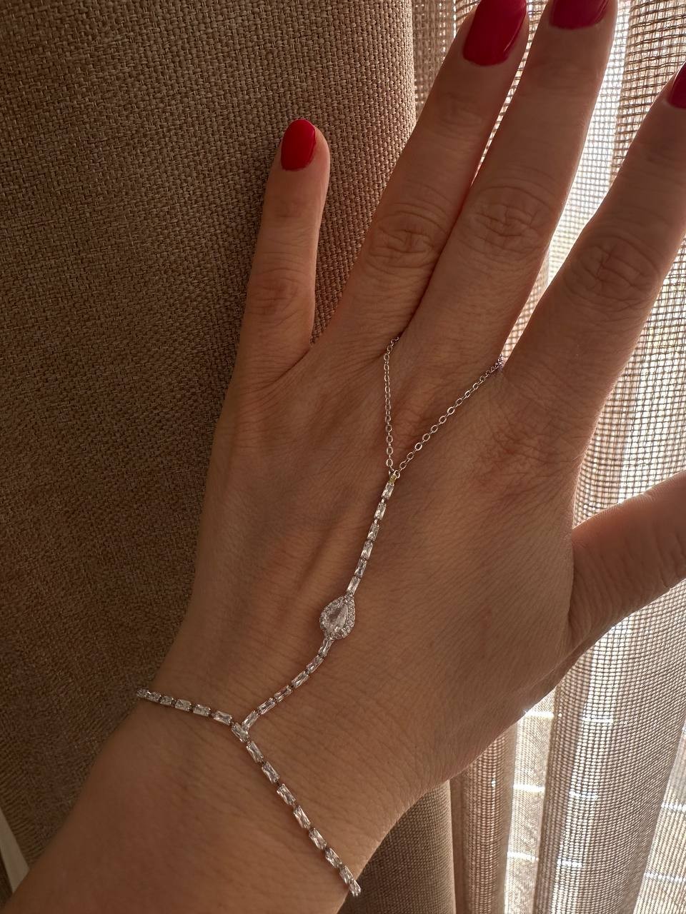 Paslanmaz Çelik Gümüş Renk Zirkon Baget ve Damla Taşlı Şahmeran Bileklik