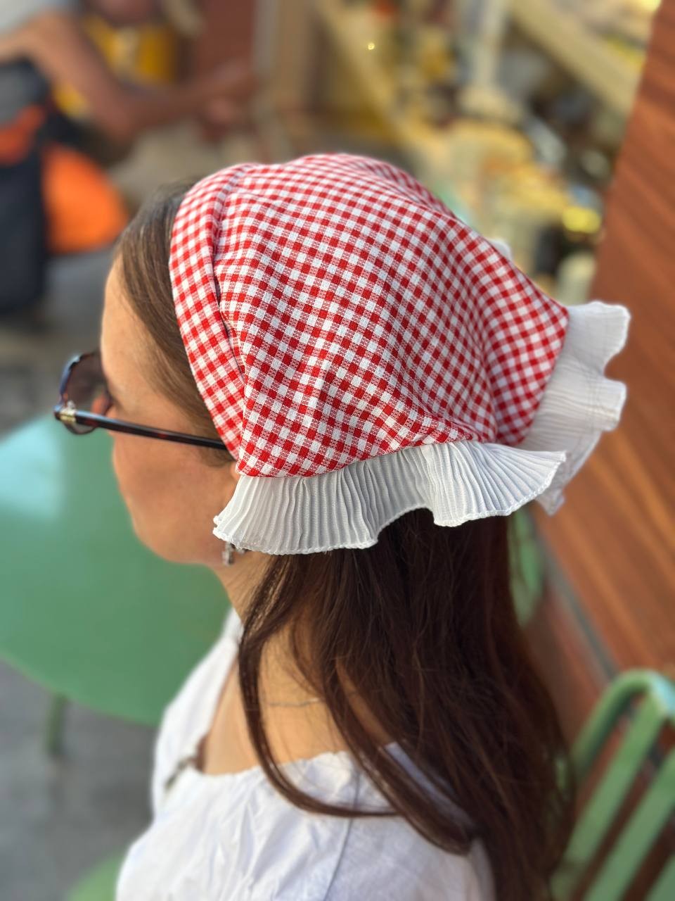 Renkli Desenli Saçı Kaplayan Taç