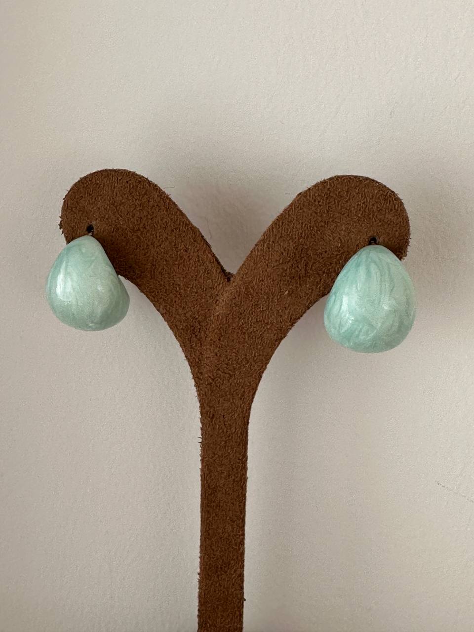 Vip Çelik Gümüş Renk Açık Yeşil Renkli Taşlı Oval Küpe Uzunluk 1,5 cm.