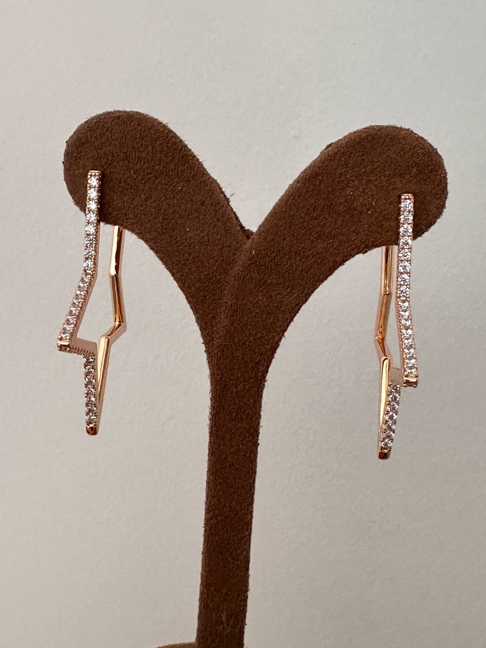 Vip Çelik Gold Renk Zirkon Taşlı Yıldız Figürlü Antialerjik Küpe En Boy 4,5 cm.