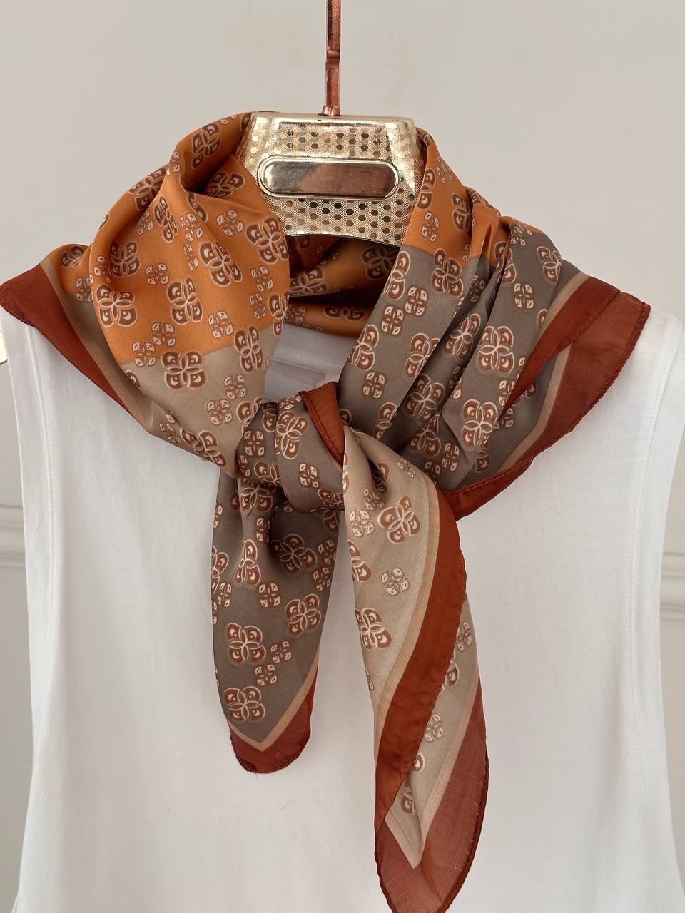 İpek Saten Kumaş Renkli Desenli Fular 70 x 70