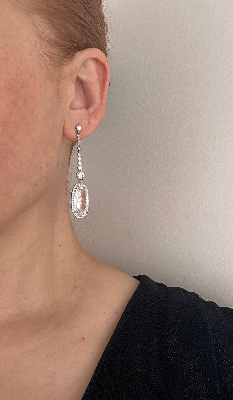 Vip Seri Gümüş Renk 925 K Gümüş Kaplama Zirkon Taşlı Özel Tasarım Küpe Uzunluk 5,5 cm.