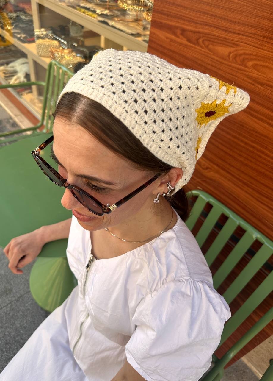 Krem Rengi Sarı Çiçek Figürlü Örgü Bandana