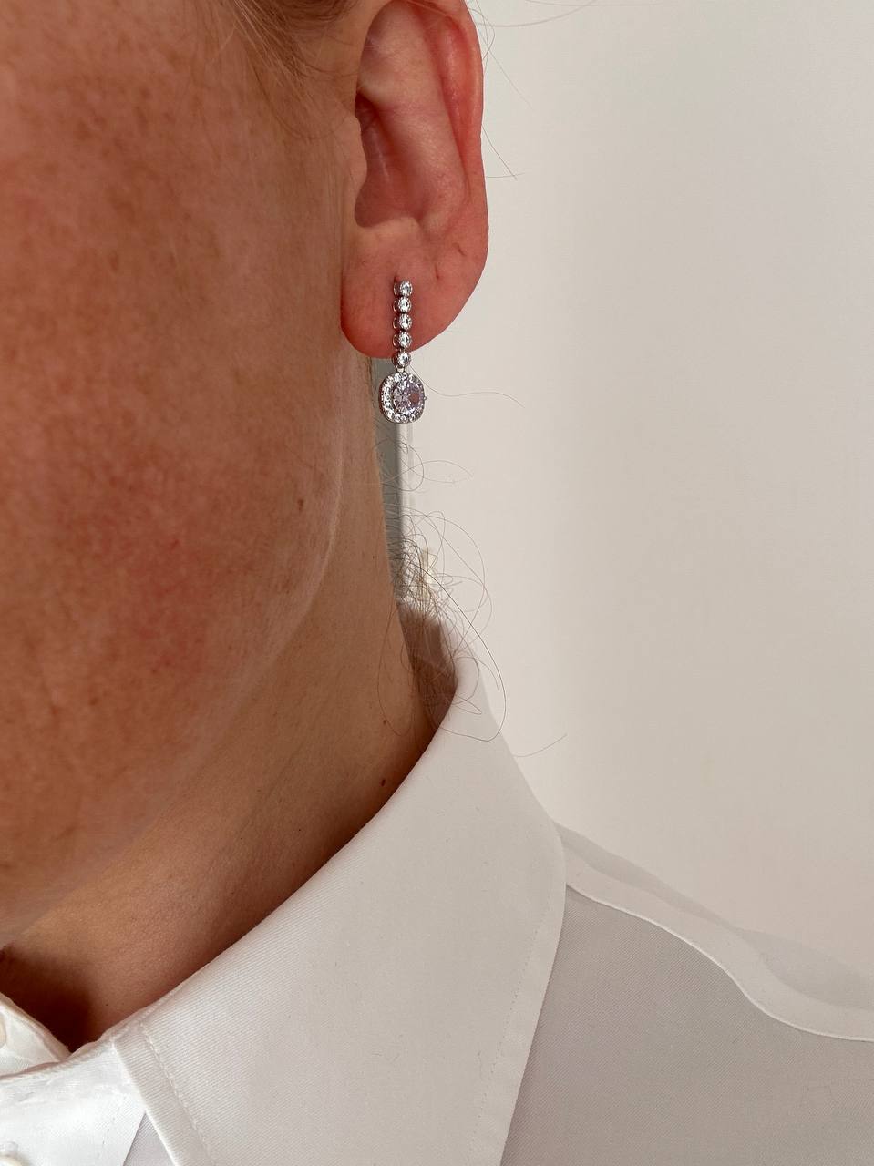 Vip Seri Gümüş Renk 925 K Gümüş Kaplama Zirkon Lila Taş Sallantılı Küpe Uzunluk 2 cm.