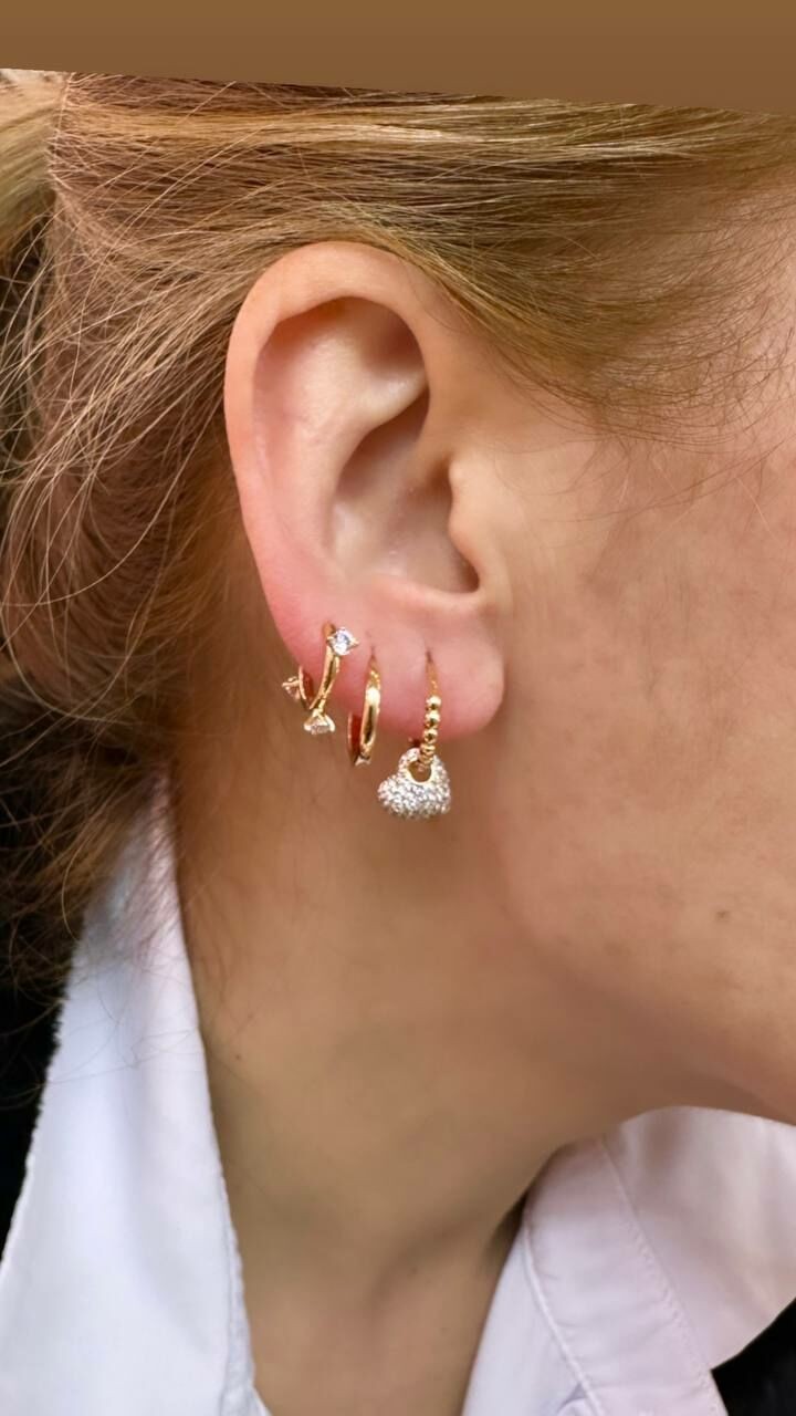 Vip Çelik Gold Renk Zirkon Taş Kalp Sallantılı Antialerjik Lazer Kesim Topçuk Halka Küpe Genişlik 1,5 cm. Uzunluk 2 cm.