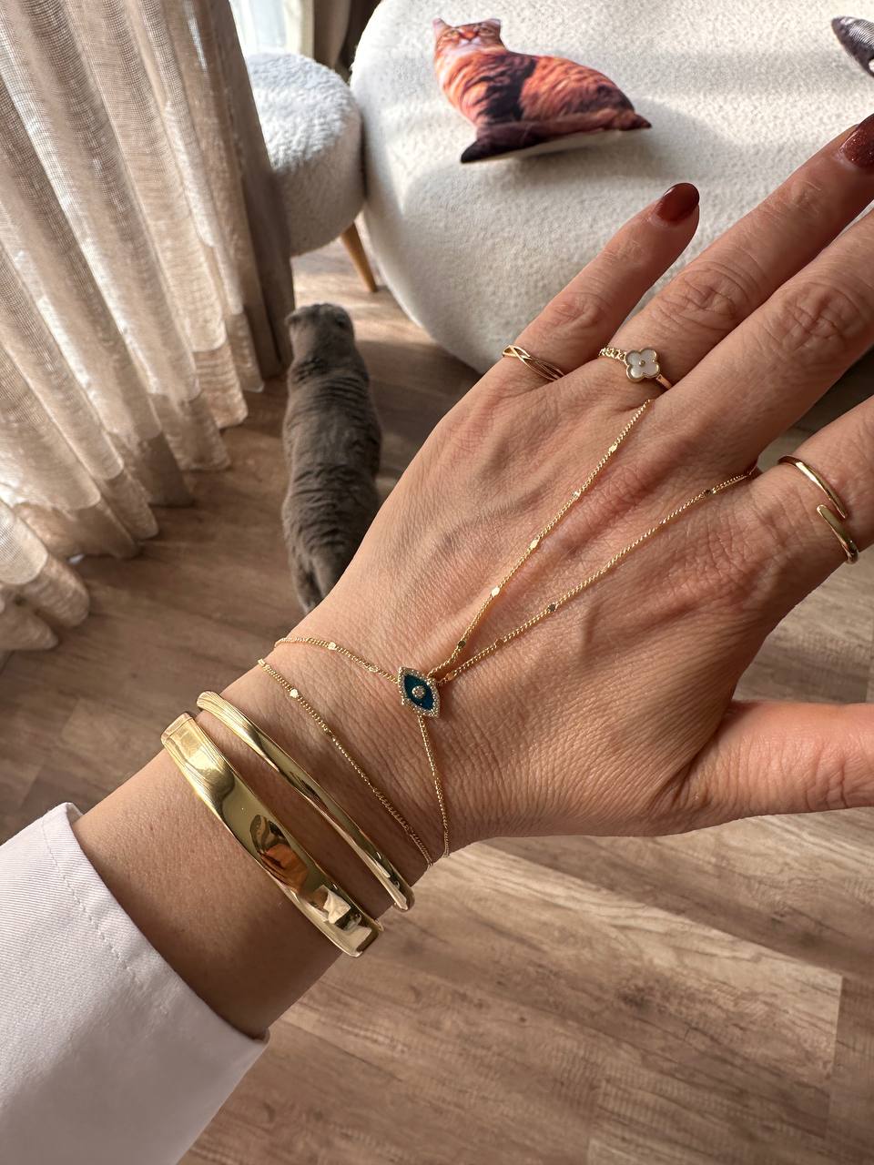 Vip Çelik Gold Renk Antialerjik Kelepçe Bileklik Genişlik 6 cm. Kalınlık 4 mm.