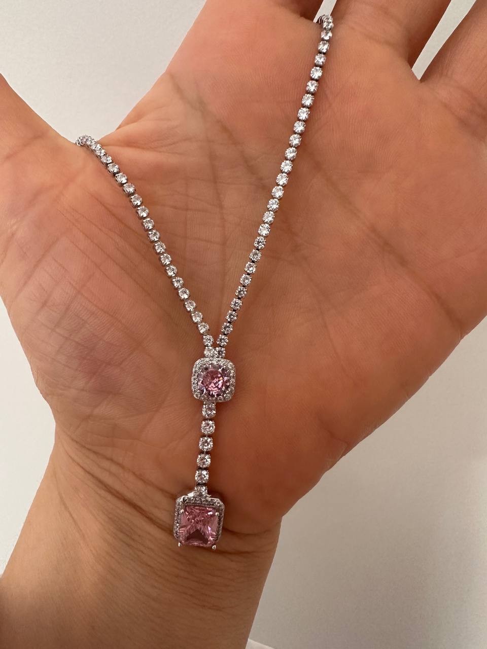 Gümüş Renk Paslanmaz Çelik Zirkon Taşlı Pembe Baget Taş Sallantılı Su Yolu Kolye Uzunluk 40 cm. 45 cm. Taş 2 mm.