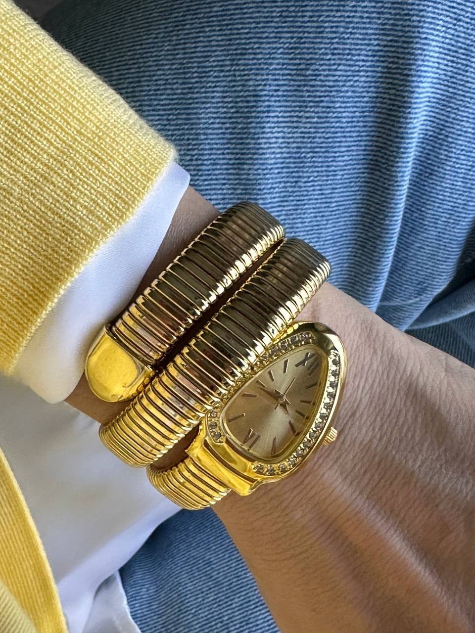 Gold Renk Kristal Taşlı Sarı Kadranlı Yılan Tasarım Spiral Kadın Kol Saati
