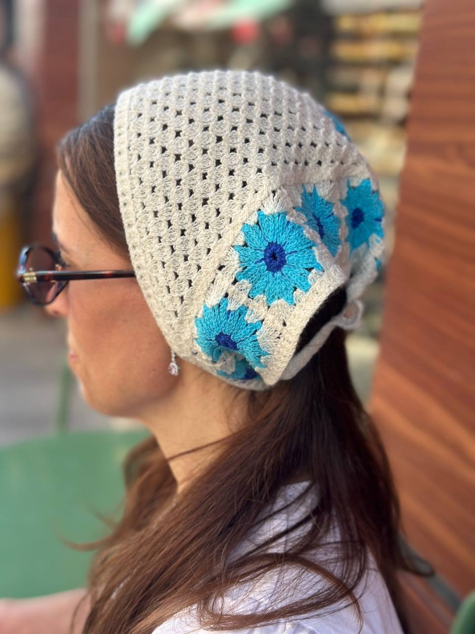 Krem Rengi Mavi Çiçek Figürlü Örgü Bandana