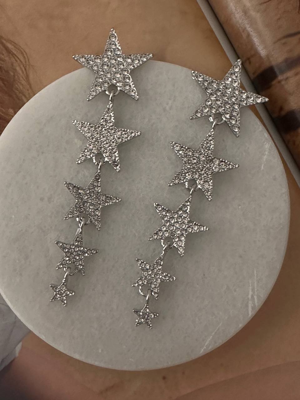 Vip Seri Gümüş Renk Zirkon Taşlı Rodyum Kaplama 5 Yıldız Sallantılı Küpe Uzunluk 8,5 cm.