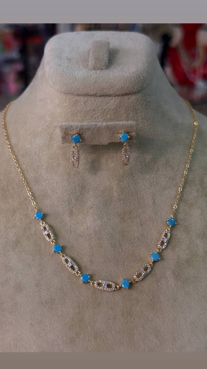 Vip Seri Gold Renk Zirkon Beyaz ve Turkuaz Taşlı Rodyum Kaplama Kolye Küpe Set Takım Kolye Uzunluk 38 cm. 42 cm.
