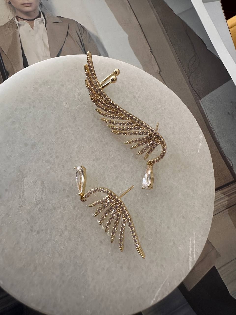 Gold Renk Rodyum Kaplama Zirkon Taşlı Melek Kanat Figürlü 2 Farklı Tasarım Küpe