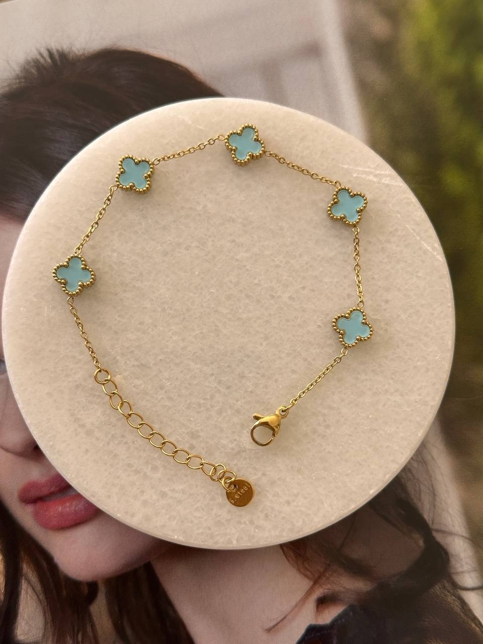 Paslanmaz Çelik Gold Renk Turkuaz Yonca Figürlü Bileklik Uzunluk 16 cm. 20 cm.