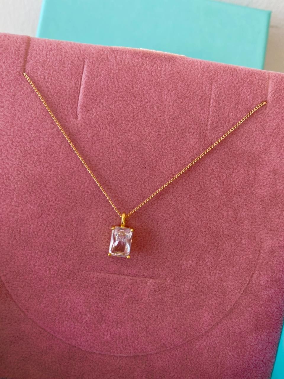 Vip Çelik Gold Renk Zirkon Baget Taş Antialerjik Kolye Uzunluk 43 cm. Taş Genişlik 7 mm.