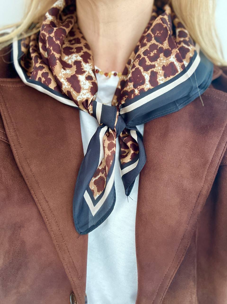 İpek Saten Kumaş Renkli Leopar Desenli Fular 70 x 70