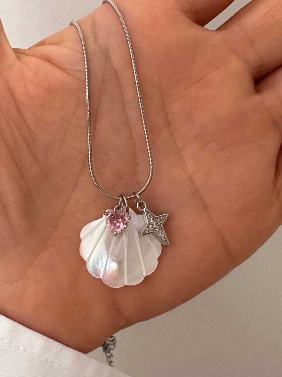 Gümüş Renk Paslanmaz Çelik Pembe Zirkon Kalp Taşlı Deniz Kabuk ve Kutup Yıldızlı Kolye Uzunluk 40 cm. 45 cm.
