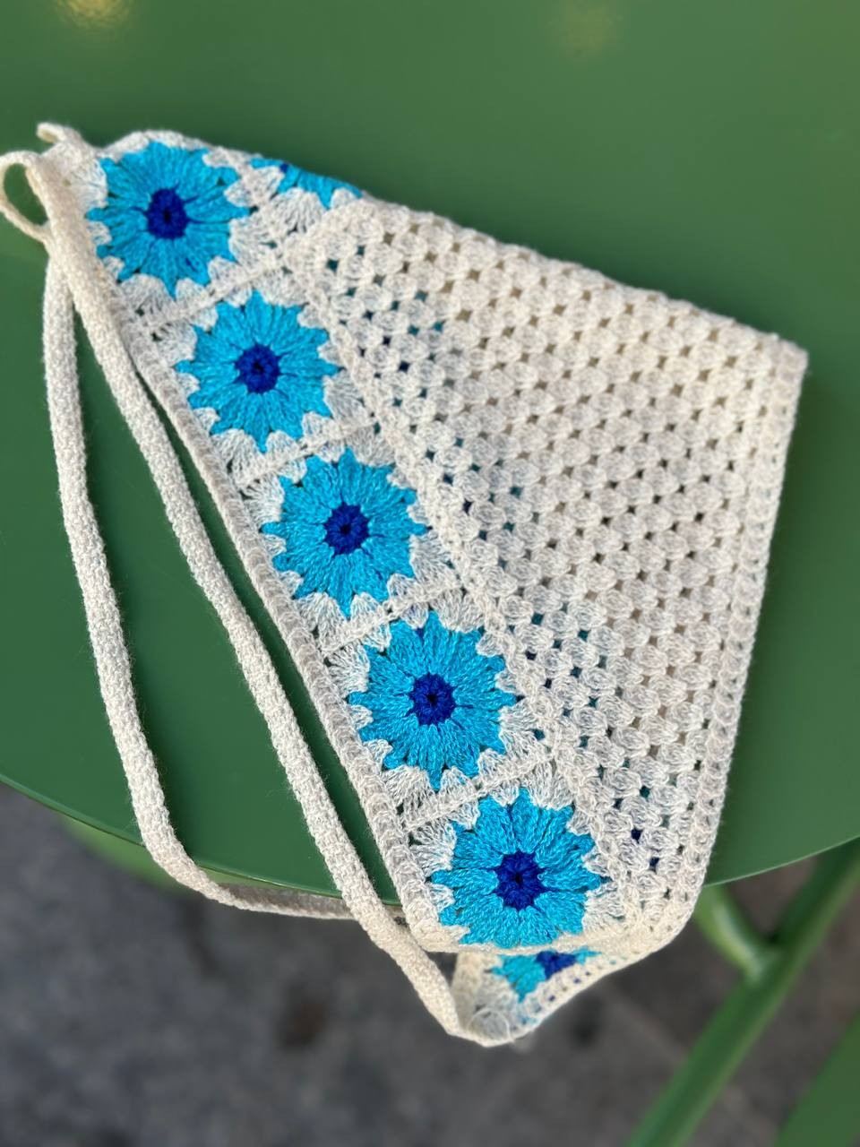 Krem Rengi Mavi Çiçek Figürlü Örgü Bandana
