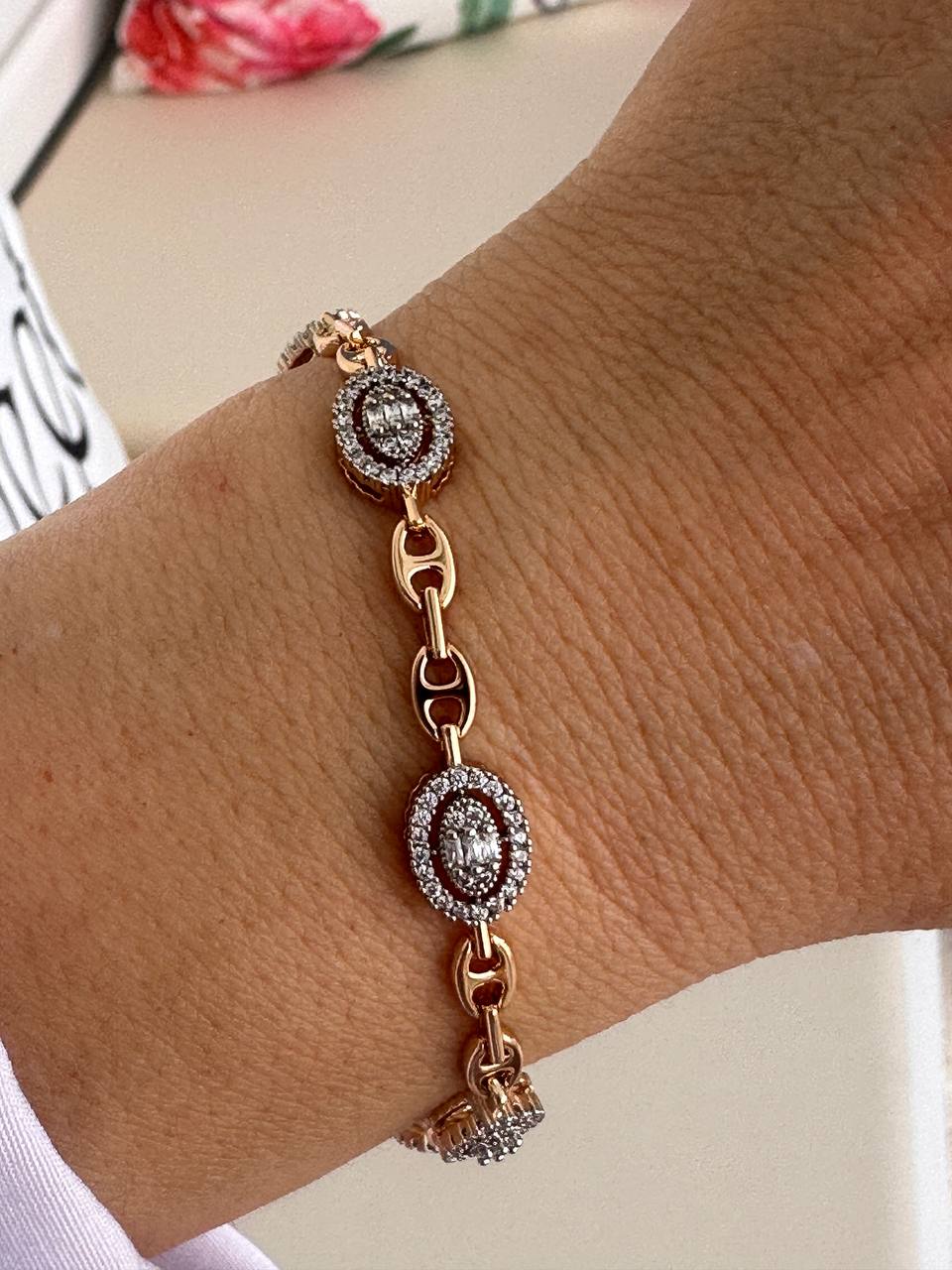 Vip Çelik Gold Renk Zirkon Taşlı Premium Seri Bileklik Uzunluk 16,5 cm. Ek Klipsle 19 cm.