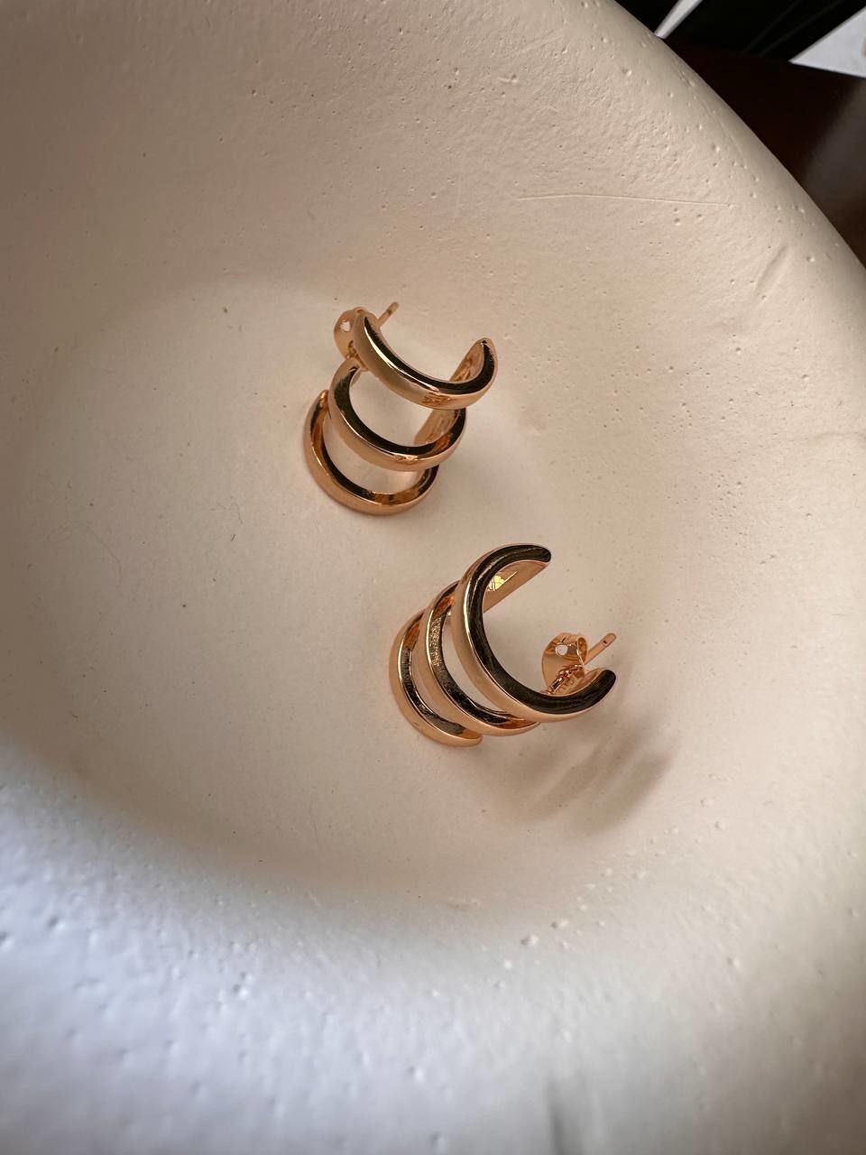 Vip Çelik Gold Renk 3 Sıralı Antialerjik Küpe Genişlik 1,8 cm.