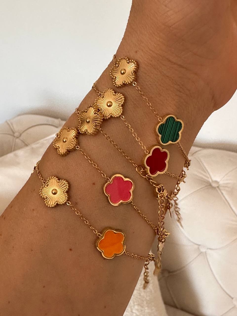 Paslanmaz Çelik Gold Renk Turuncu Yonca Figürlü Bileklik Uzunluk 16 cm. 20 cm.