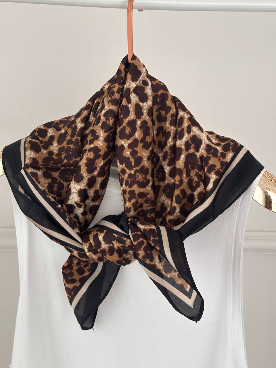 İpek Saten Kumaş Renkli Leopar Desenli Fular 70 x 70