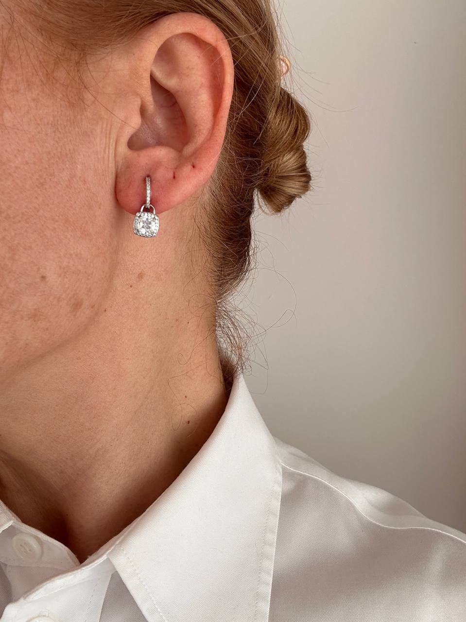 Vip Seri Gümüş Renk 925 K Gümüş Kaplama Zirkon Baget Taş Sallantılı Küpe Taş Genişlik 7 mm.