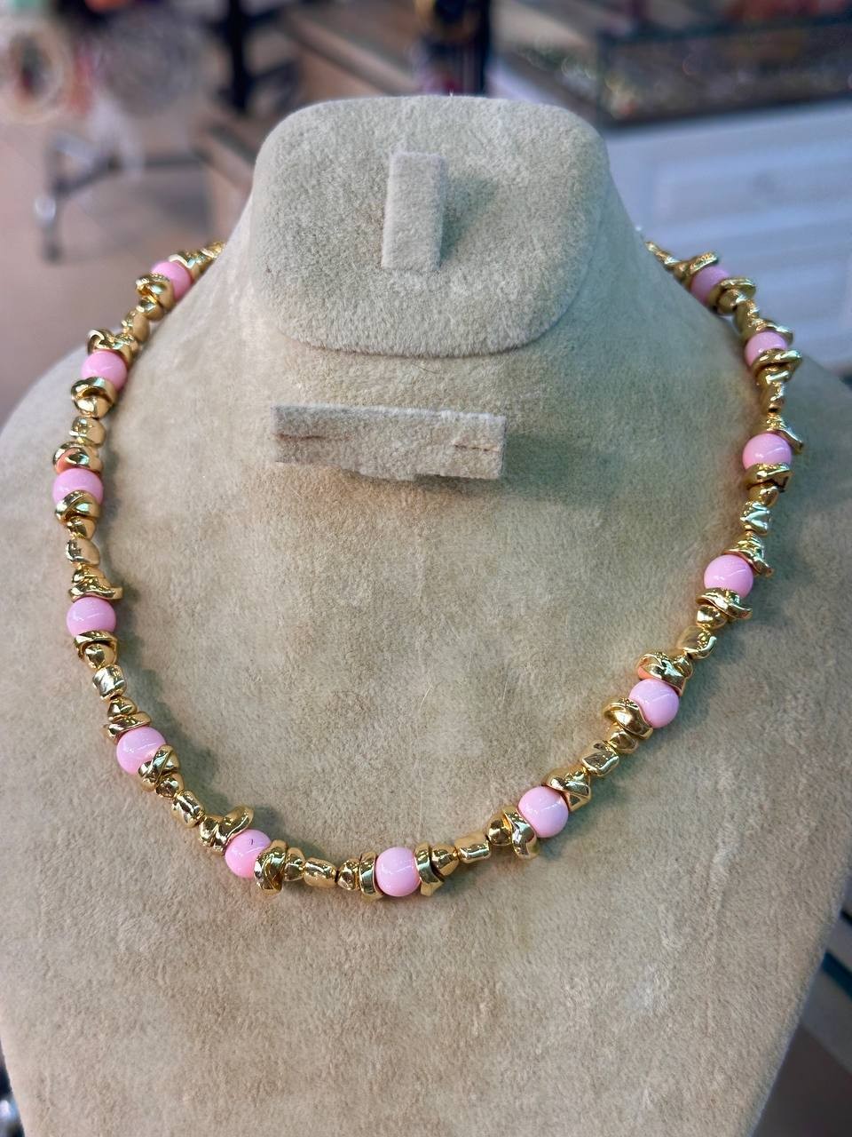 Vip Seri Gold Renk Rodyum Kaplama Pembe Boncuk Detaylı Kolye Uzunluk 40 cm. 45 cm.