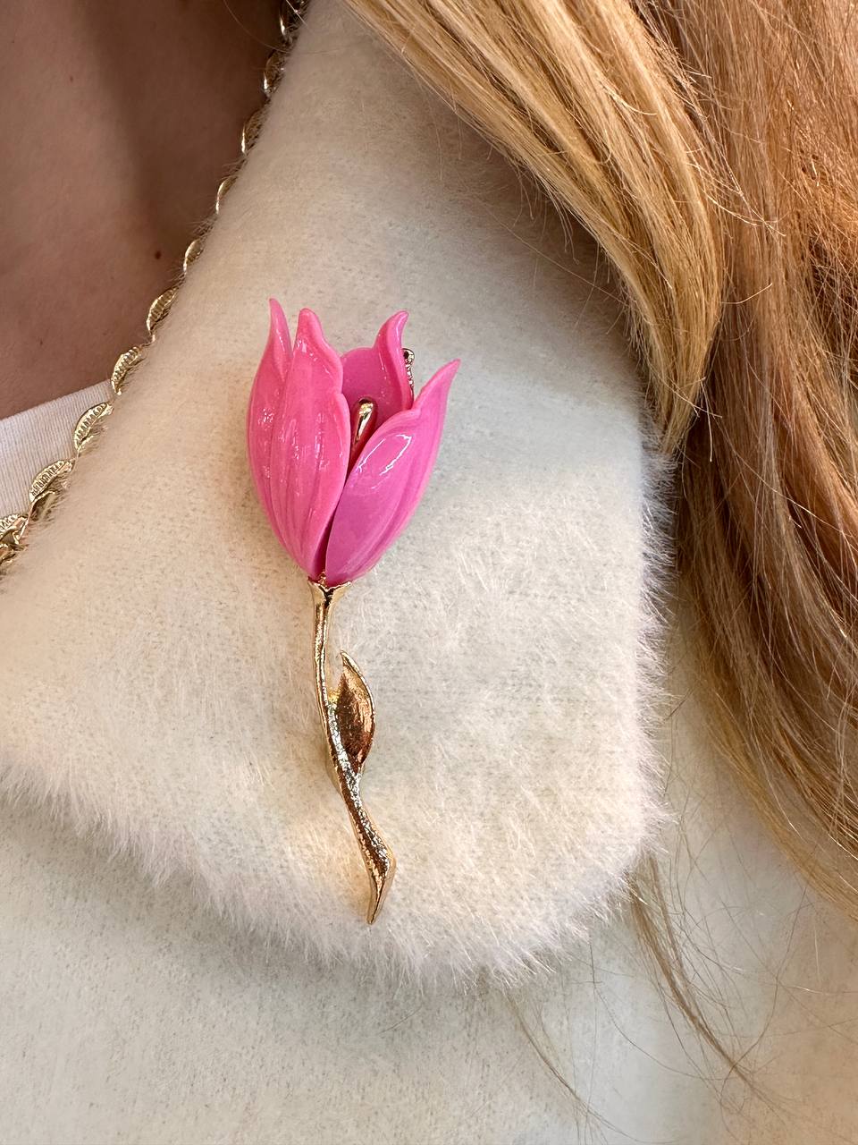 Metal Gold Renk Pembe Lale Figürlü Broş / Yaka İğnesi Uzunluk 7,5 cm.