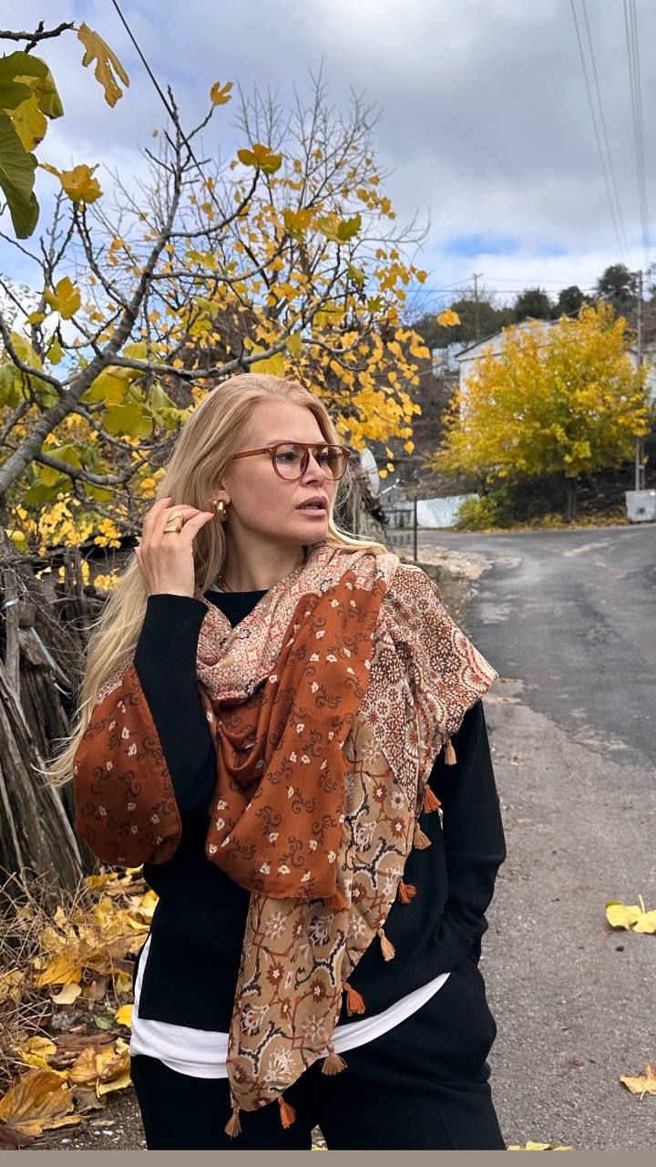 Renkli Desenli Pamuklu Kumaş Şal En 90 cm. Uzunluk 180 cm.