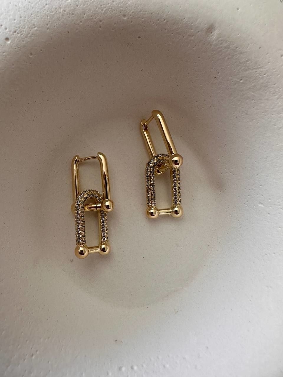 Vip Çelik Gold Renk Zirkon Taş Antialerjik Tiffany Küpe Genişlik 1 cm. Uzunluk 3 cm.
