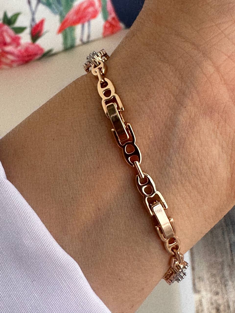 Vip Çelik Gold Renk Zirkon Taşlı Premium Seri Bileklik Uzunluk 16,5 cm. Ek Klipsle 19 cm.