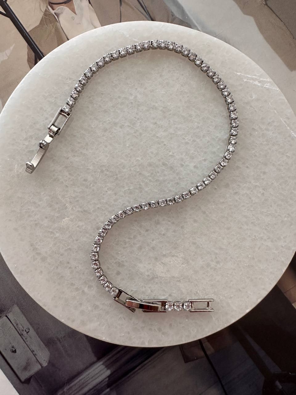 Gümüş Renk Zirkon Taşlı Rodyum Kaplama Su Yolu Bileklik Uzunluk 16 cm. Ek Klipsle 19 cm. Taş 2 mm.