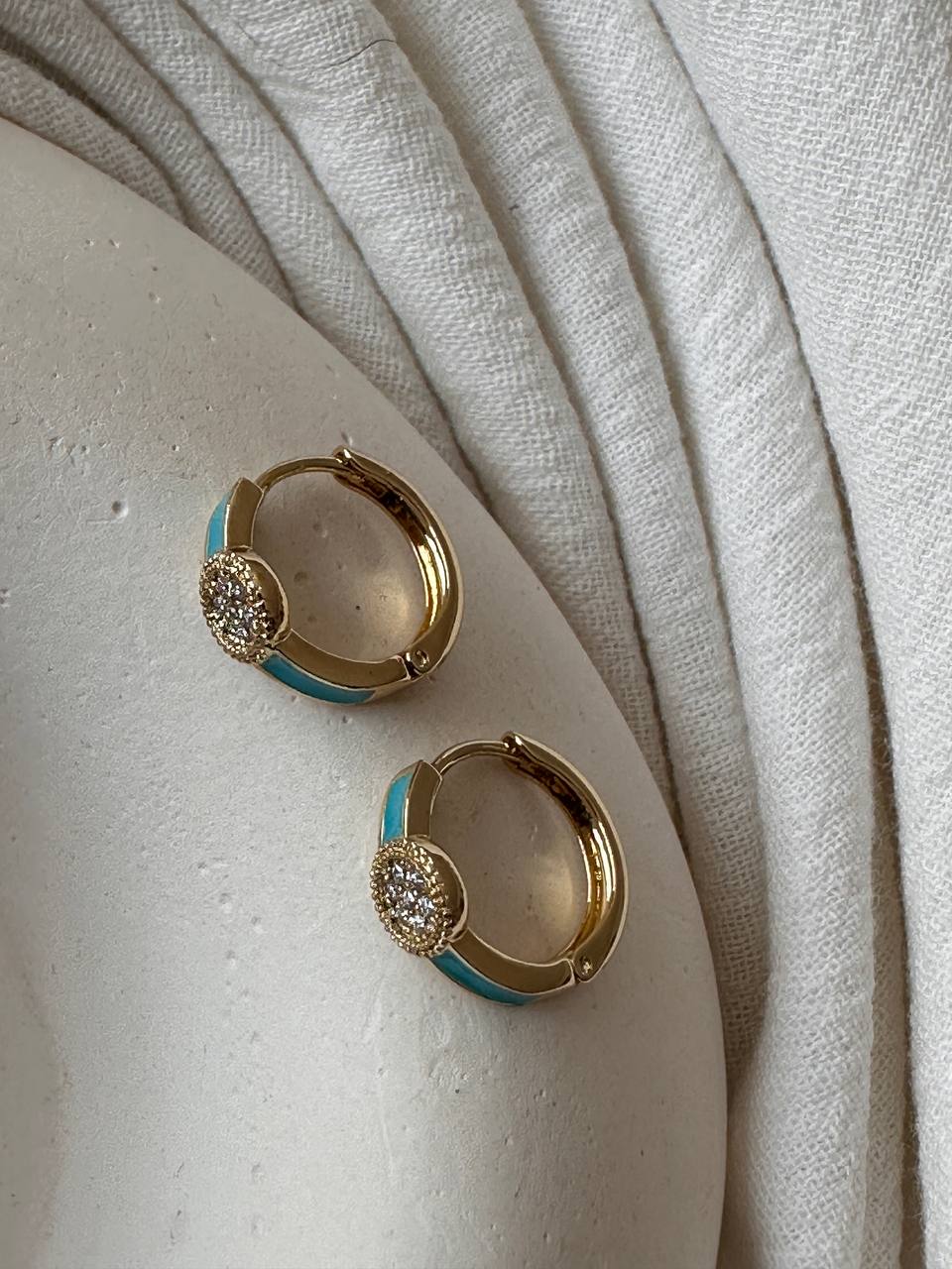 Vip Çelik Gold Renk Zirkon Taşlı Açık Yeşil Mineli Antialerjik Halka Küpe Genişlik 1,5 cm.