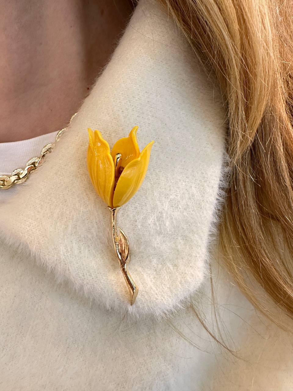 Metal Gold Renk Sarı Lale Figürlü Broş / Yaka İğnesi Uzunluk 7,5 cm.