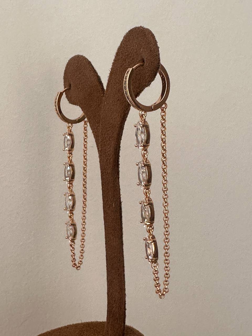 Vip Çelik Gold Renk Zirkon Taşlı Çift Sıralı Antialerjik Sallantılı Küpe Uzunluk 7 cm.