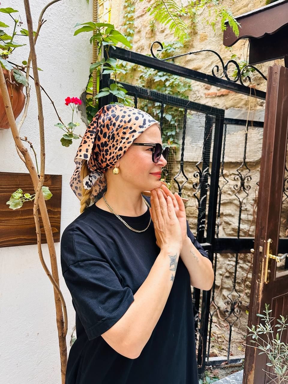 Soft Leopar Desenli Saten Kumaş Kare Bandana / Fular 53 cm. x 53 cm.