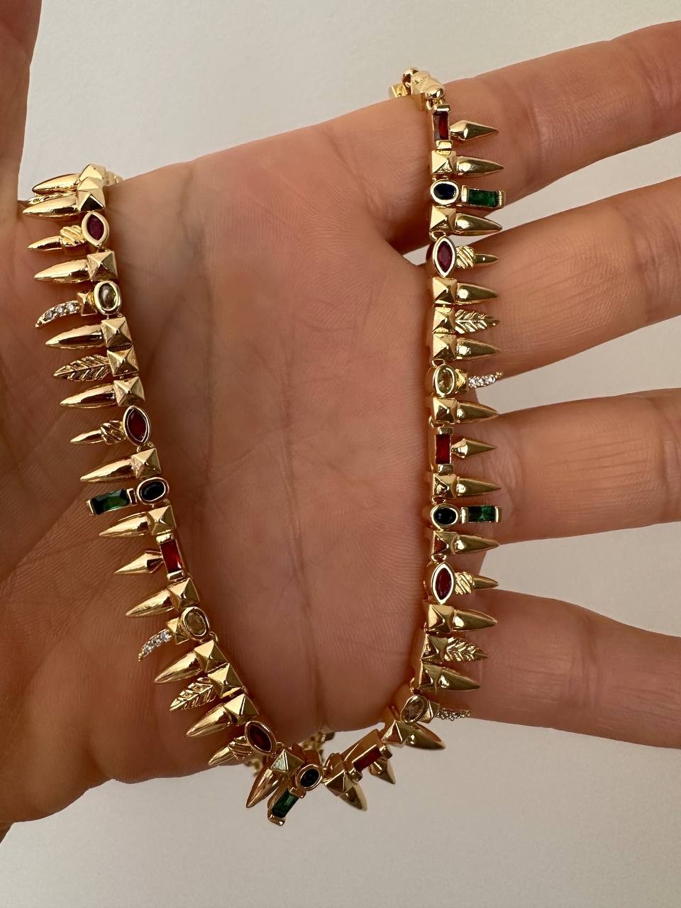 Gold Renk Zirkon Renkli Taşlı Lazer Kesim Vip Seri Rodyum Kaplama Kolye Uzunluk 45 cm.
