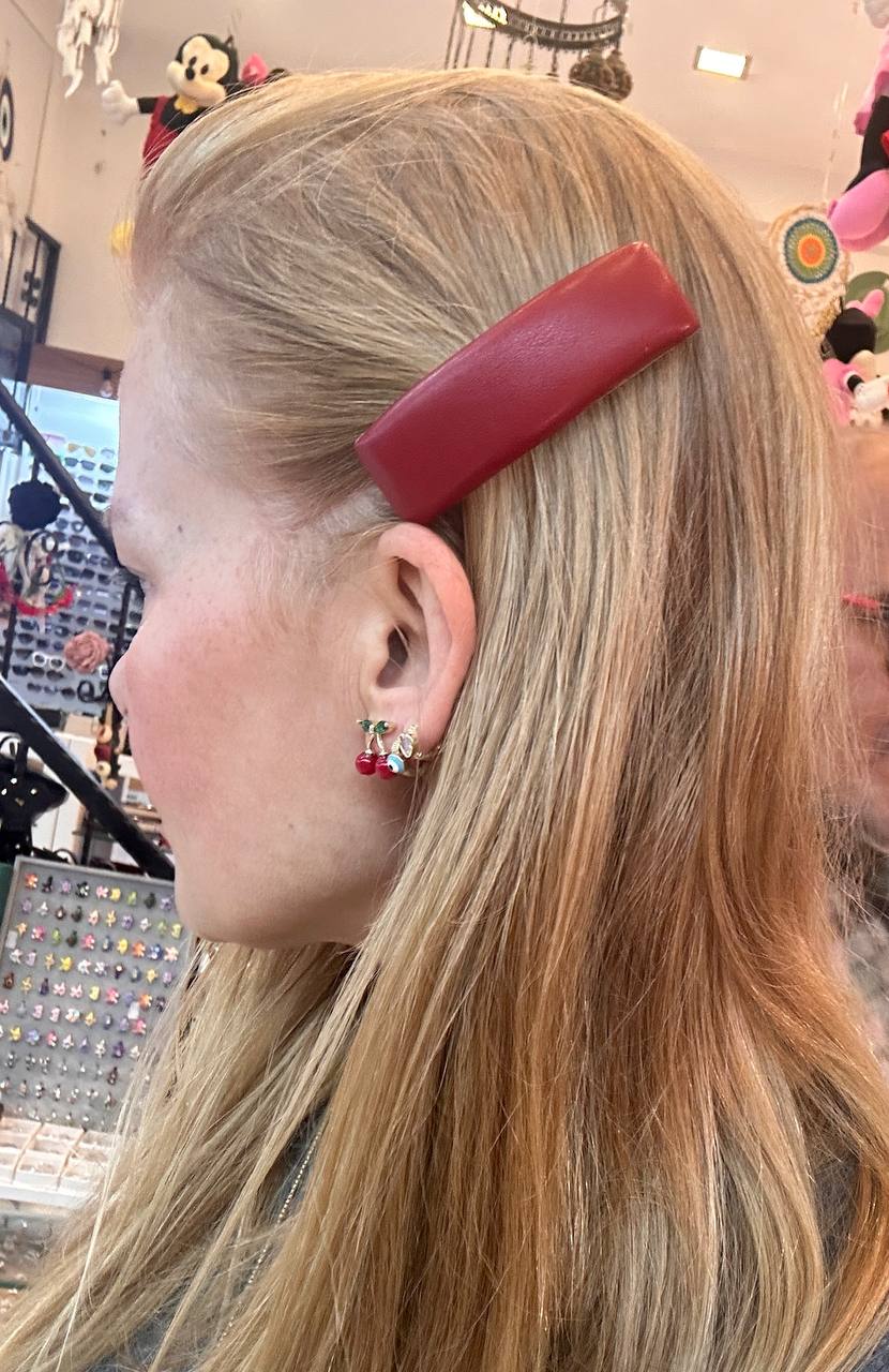 Bordo Renk Vinilex Çıt Çıt Toka Uzunluk 8 cm. Genişlik 2,5 cm.