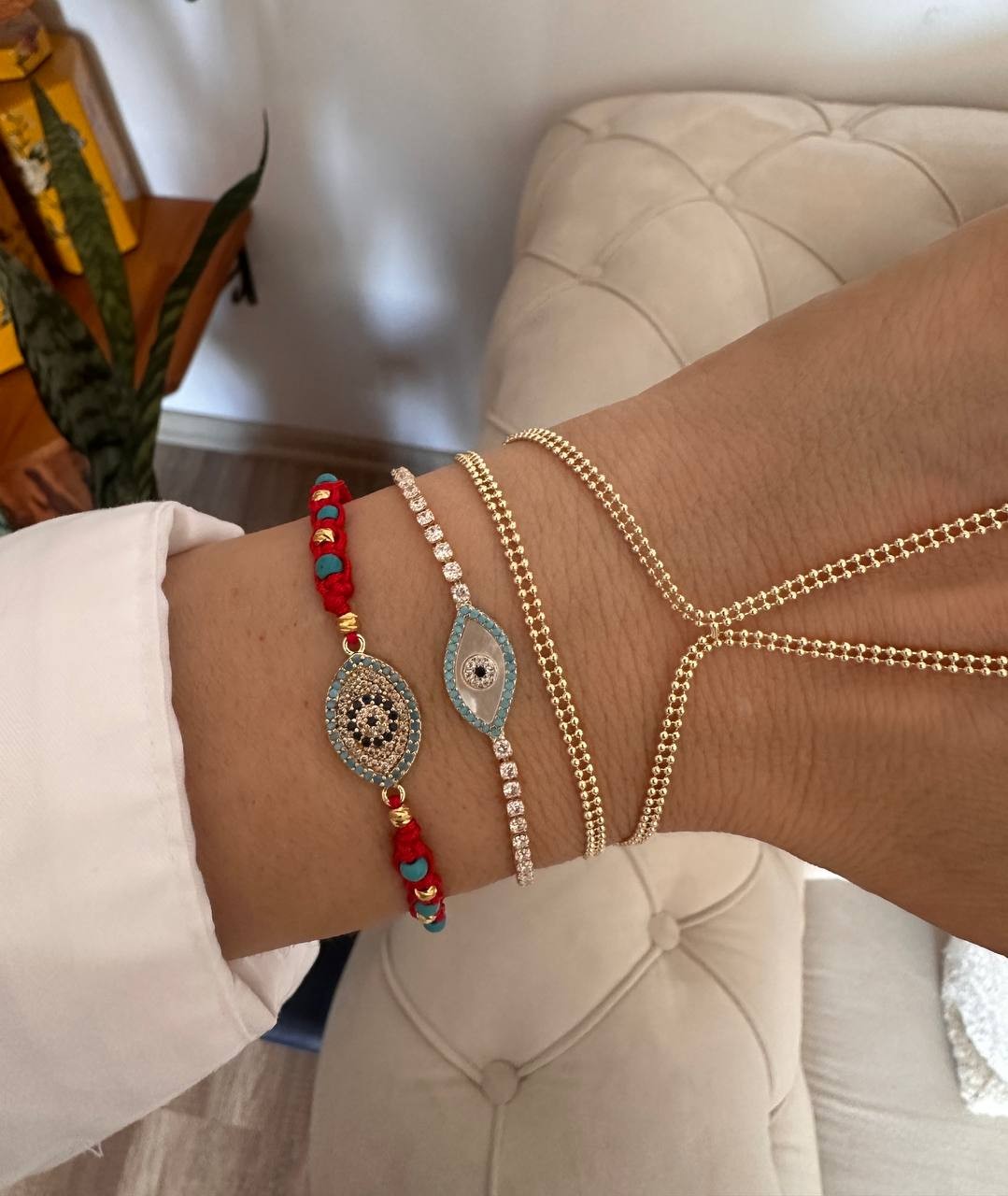 Vip Seri Gold Renk Zirkon Taşlı Göz Figürlü Rodyum Kaplama Su Yolu Bileklik Uzunluk 16 cm. Ek Klipsle 17 cm.