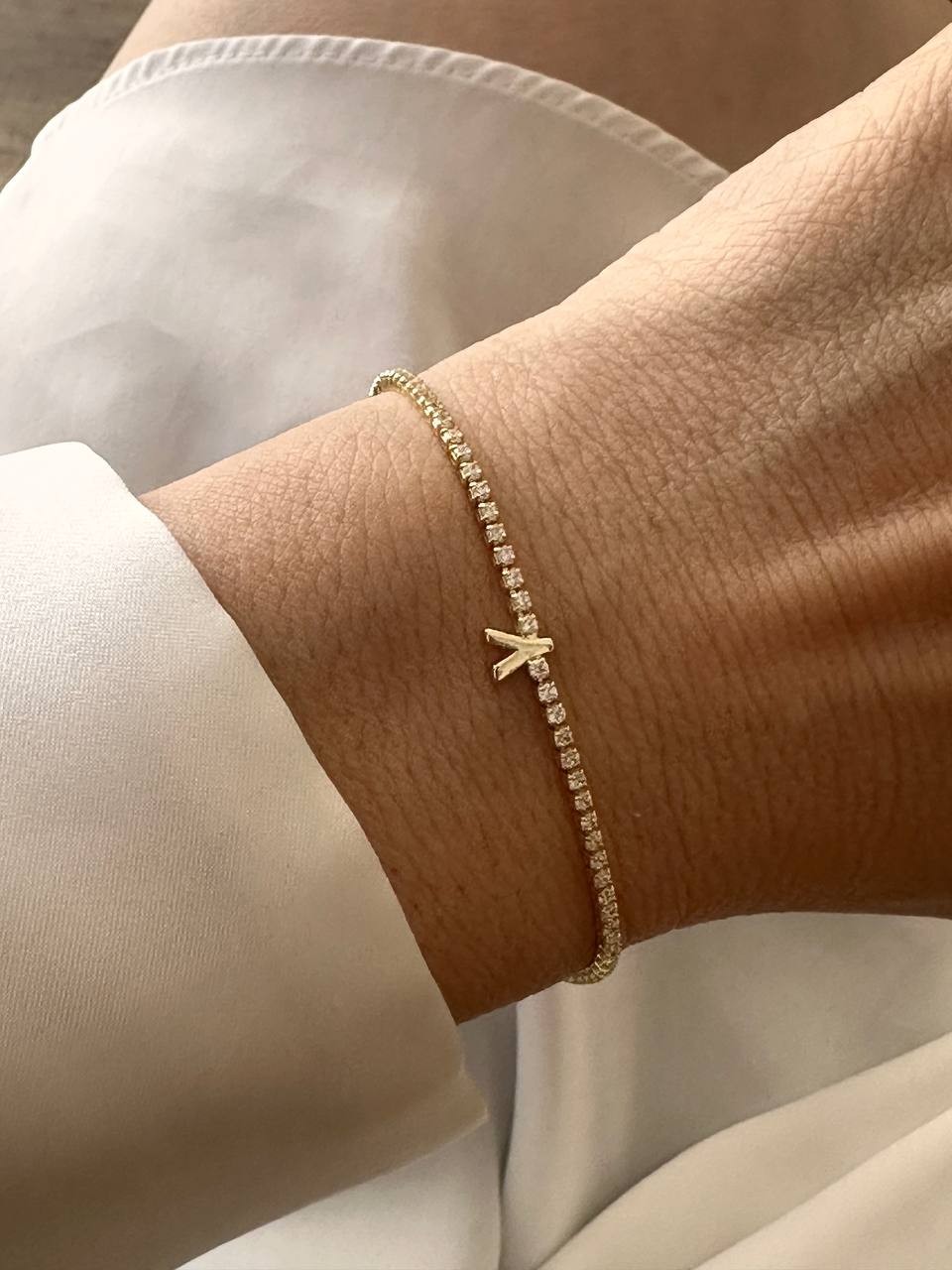 Gold Renk Zirkon Taşlı Rodyum Kaplama ( Y ) Harfli Su Yolu Bileklik Uzunluk 16,5 cm. Ek Klipsle 17,5 cm. Taş Genişlik 1,5 mm.