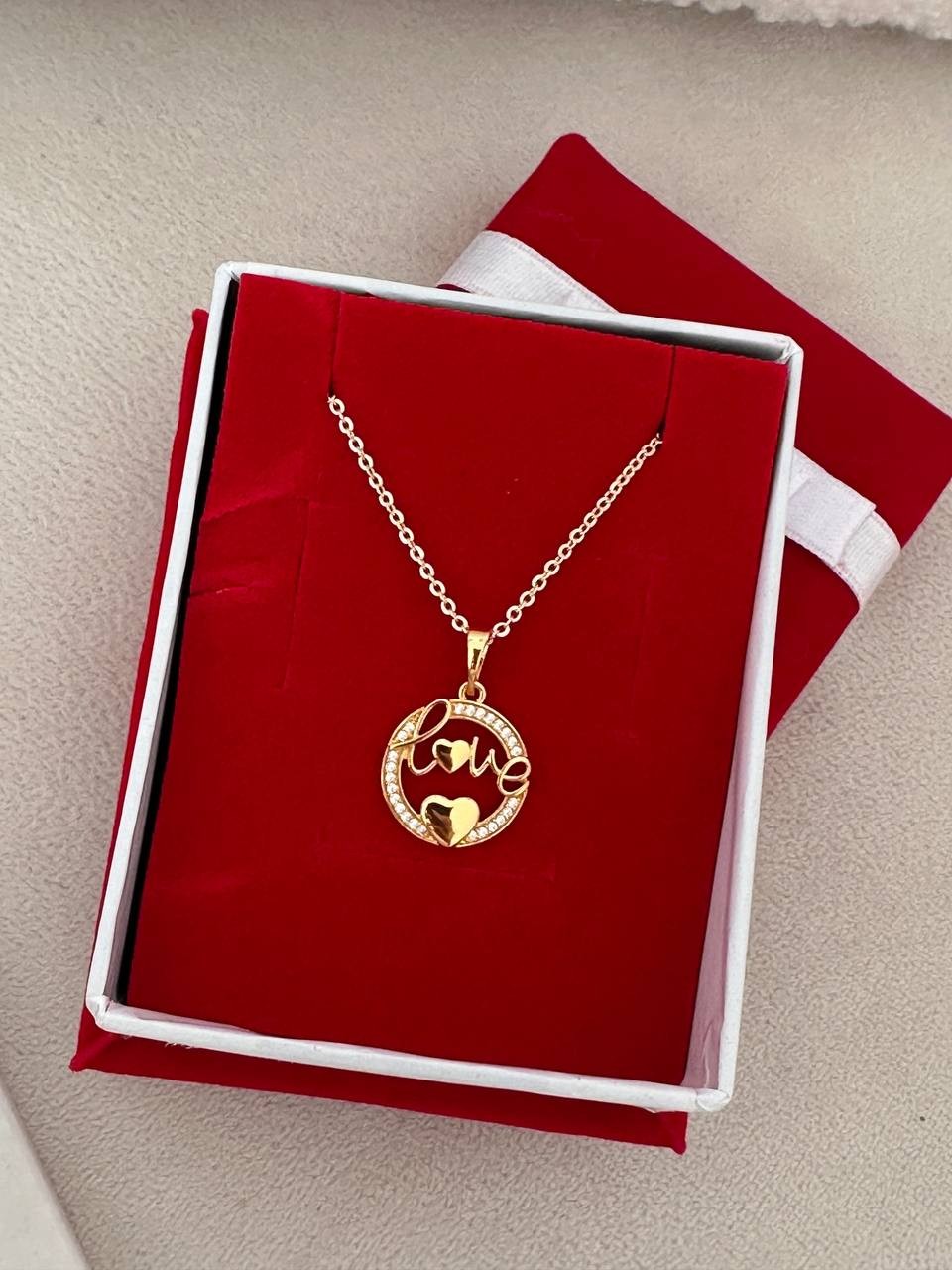 Vip Çelik Gold Renk Zirkon Taşlı ( Love ) Yazılı Kalp Detaylı Madalyon Kolye Uzunluk 45 cm.