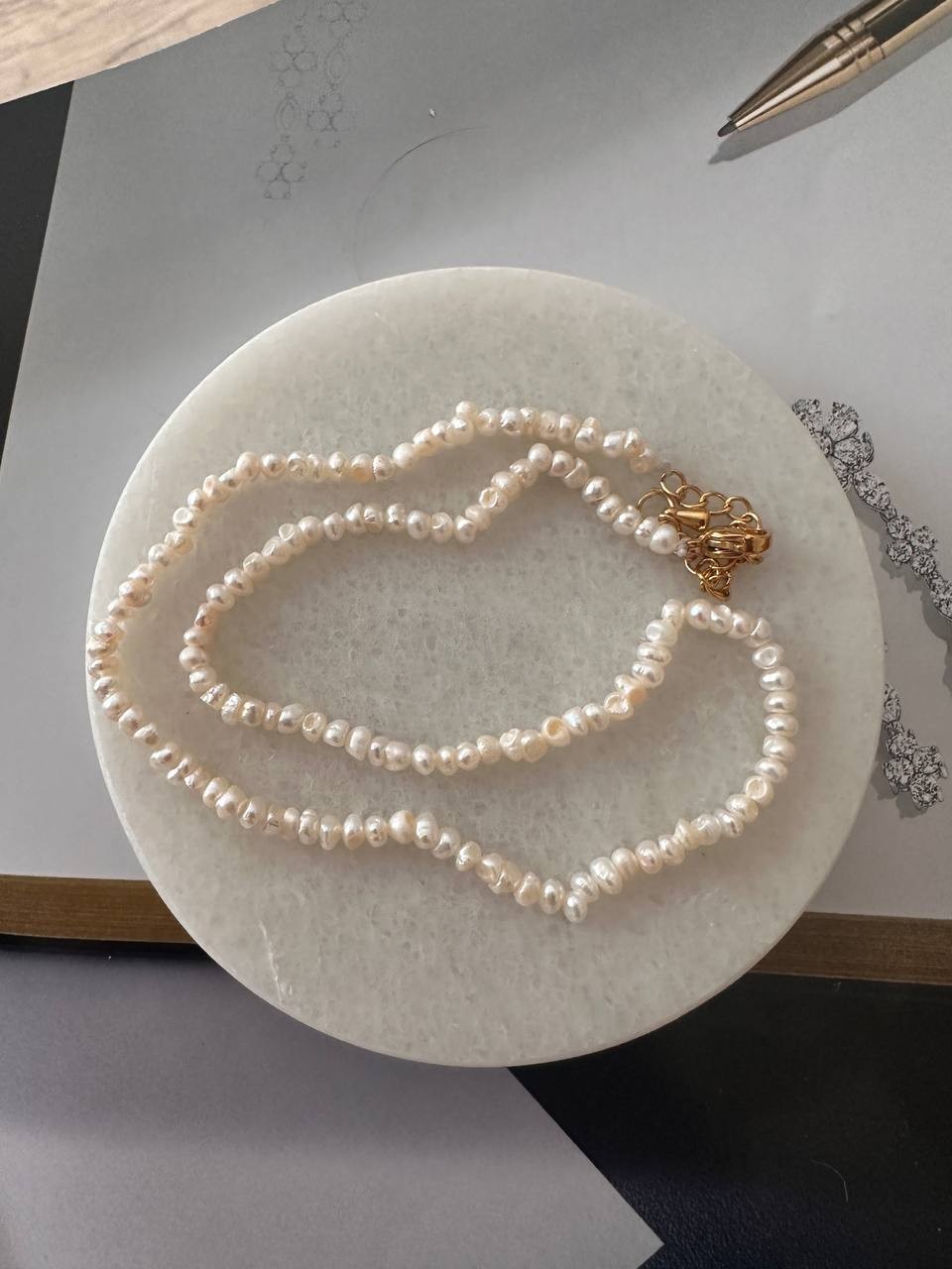 Vip Çelik Gold Renk Orijinal Doğal Sıralı İnci Kolye Uzunluk Min. 37 cm. Max 42 cm.