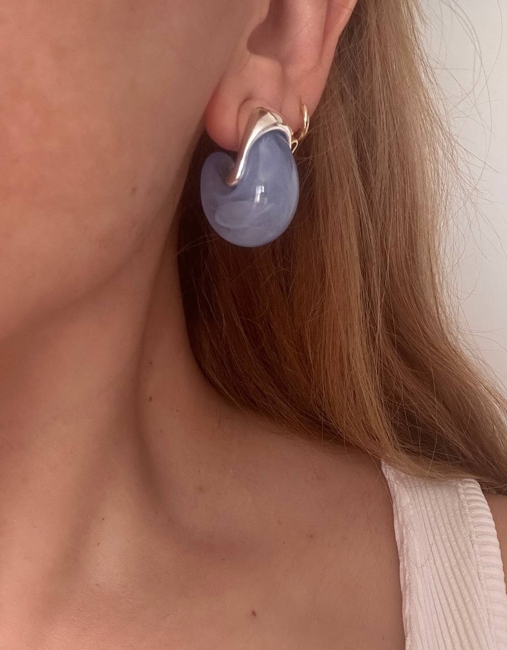 Vip Seri Gümüş Renk 925 K Gümüş Kaplama Açık Mavi Renk Oval Akrilik Küpe Genişlik 1,5 cm. Uzunluk 3 cm.