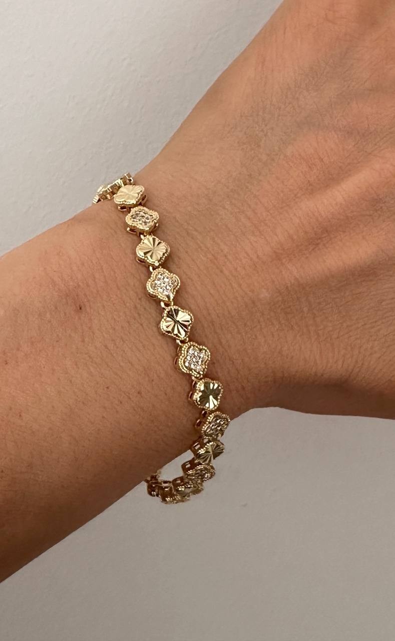 Vip Seri Gold Renk Zirkon Taşlı Rodyum Kaplama Küçük Yonca Figürlü Bileklik Uzunluk 16 cm. Ek Klipsle 18 cm.
