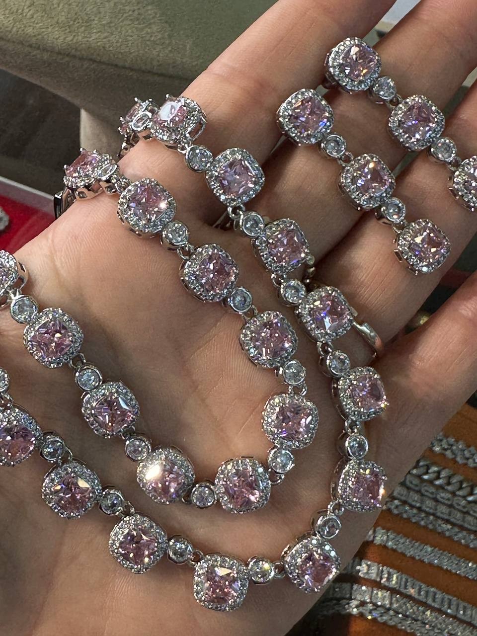 Vip Çelik Gümüş Renk Zirkon Beyaz ve Pembe Taşlı Premium Seri Kolye Küpe Bileklik 3'lü Set Takım