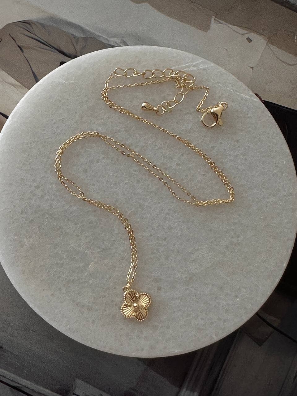 Vip Çelik Gold Renk Yonca Figürlü Kolye Uzunluk 43 cm 48 cm.