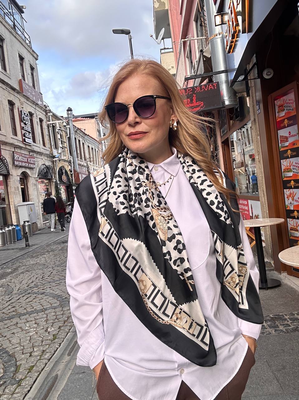 Renkli Desenli İpek Saten Kumaş Fular 90 cm. x 90 cm.