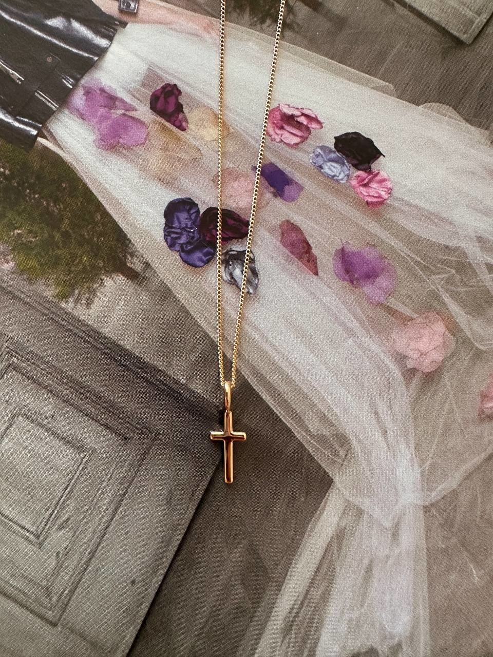 Vip Çelik Gold Renk Antialerjik Haç Figürlü Kolye Uzunluk 45 cm. Uç Uzunluk 1,5 cm.