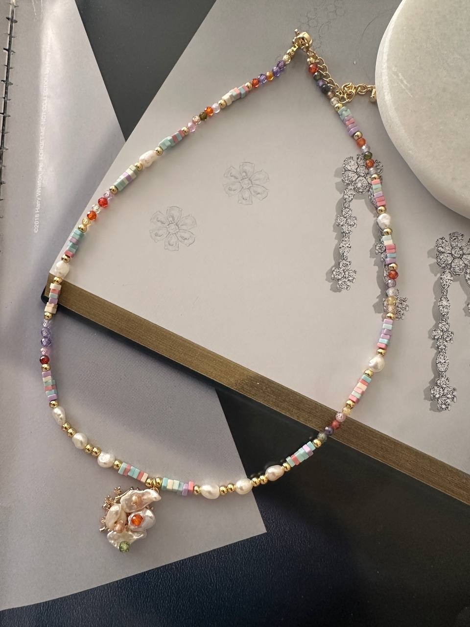 Vip Çelik Gold Renk Orijinal Doğal İnci ve Kristal Renkli Taşlı Kolye Uzunluk Min. 40 cm. Max. 45 cm.