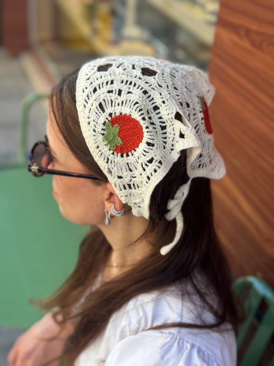 Krem Rengi Çilek Figürlü Bandana
